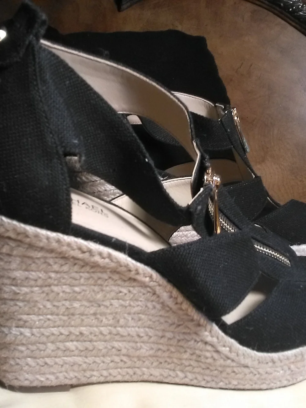 NWT Michael Kors Black Canvas Wedge Espadrille Sandals Gold Zipper 4 IN. Sz. 9